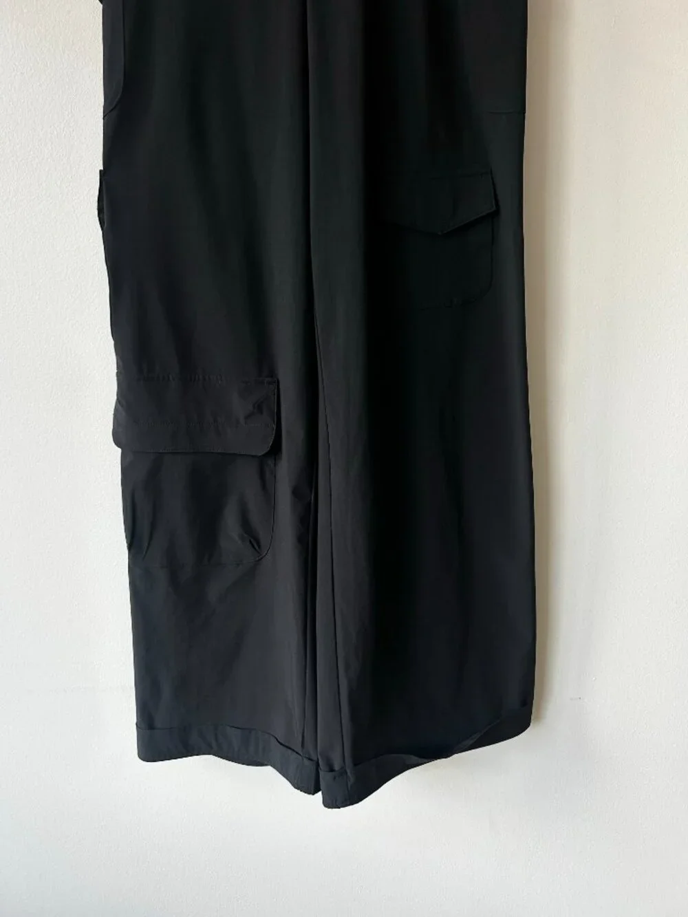 Alo Workwear Cargo Pant Size: XS | Color Black